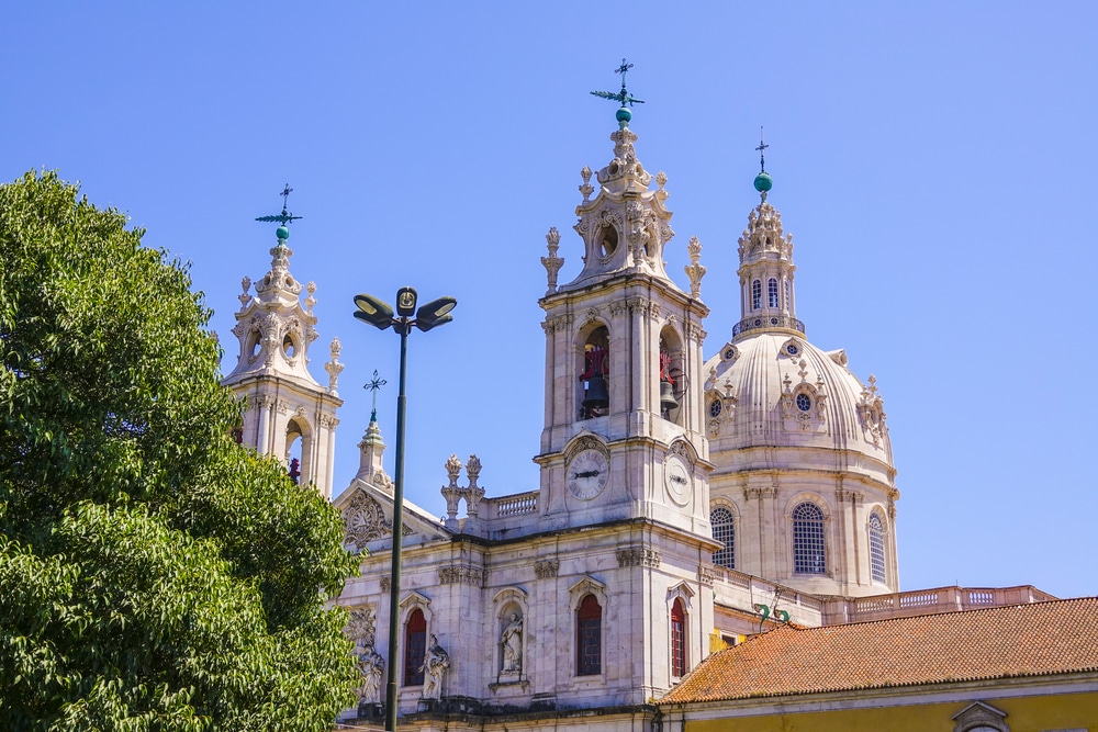 Basilica da Estrela Travel Guide